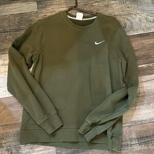 Men’s Nike sweatshirt